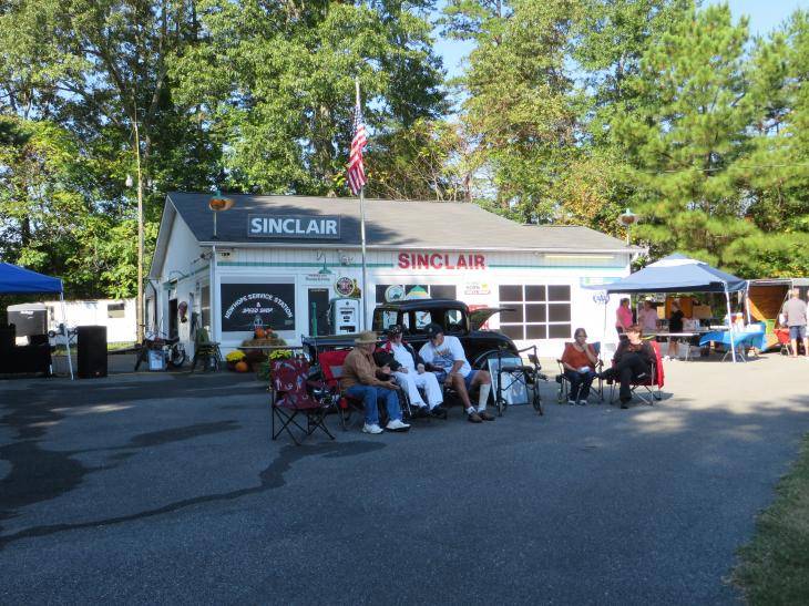 sinclair car show 054.jpg