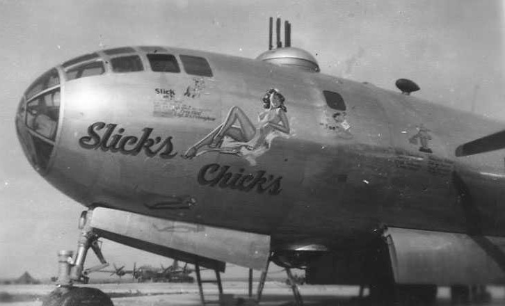 Slick's_Chicks_Nose_Art_-_WWII.jpg
