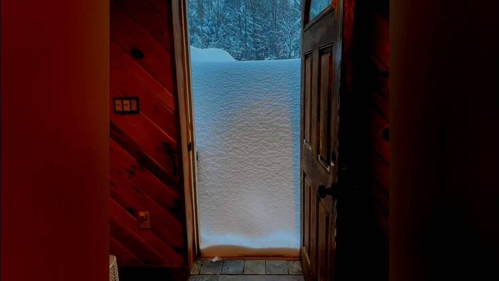 SNOW.DOOR.jpg