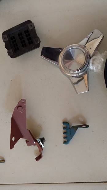 Spinner ,throttle linkage, ignition wire holder.jpg