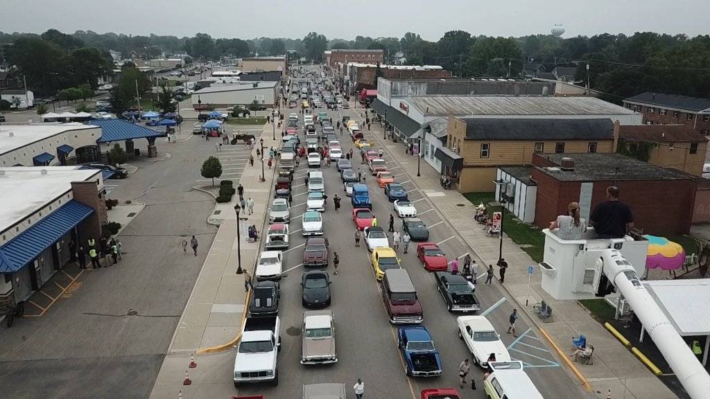 St Louis Bucket Truck a.jpg