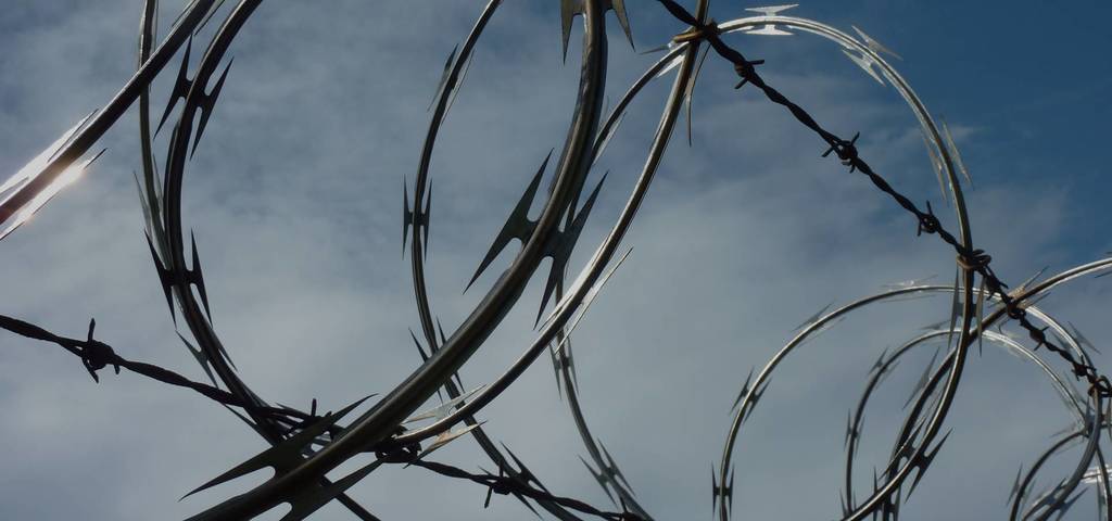 stainless-steel-concertina-wire-barbed.jpg