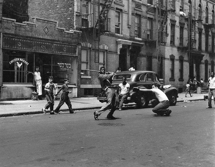 Stickball-playing-in-New-York-City-1950s.jpg