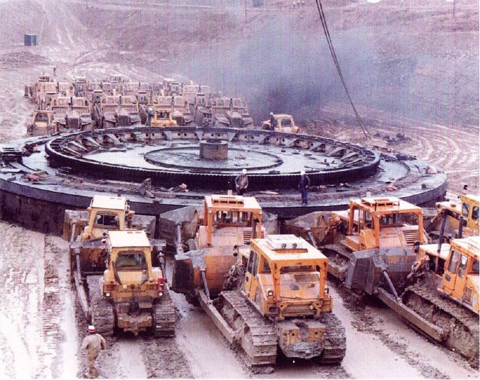 strip-mining-big-muskie-rotator-plate-moving-jpg.jpg