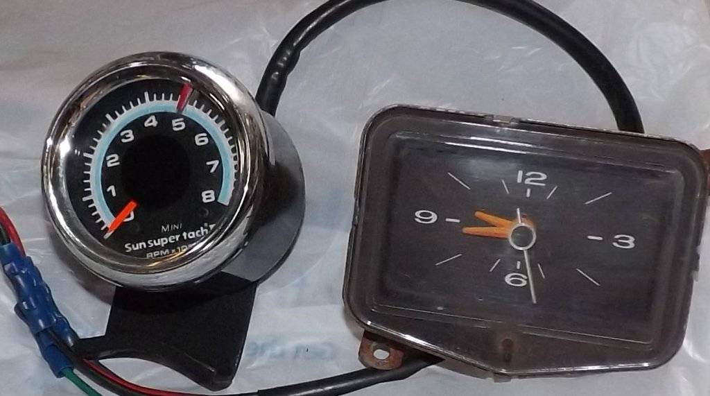 tach and clock.jpg