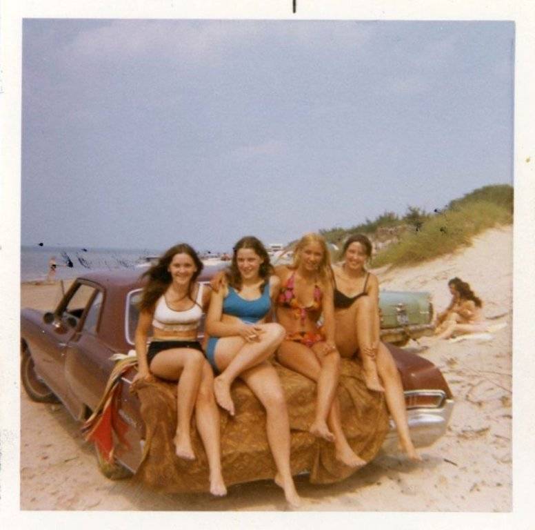 Teenage Girls in Swimsuits From the 1960s (33).jpg