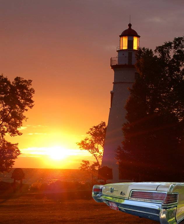 the-marlehead-lighthouse-as-the-sun-sets.jpg