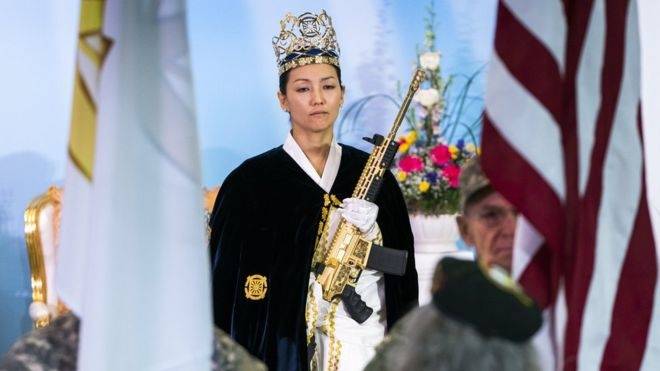 The Rev Yeon Ah Lee-moon with her golden gun.01.jpg
