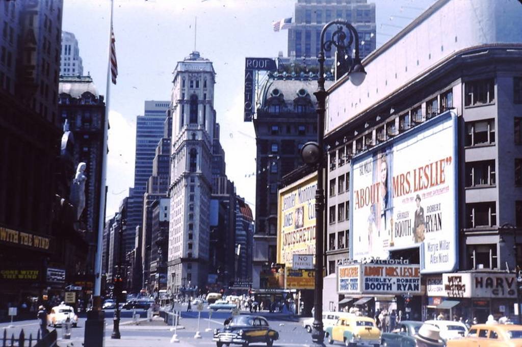 Times-Sq-6-1954.jpg