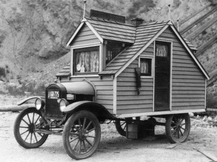 tiny-house-on-wheels-ca-1926.jpg