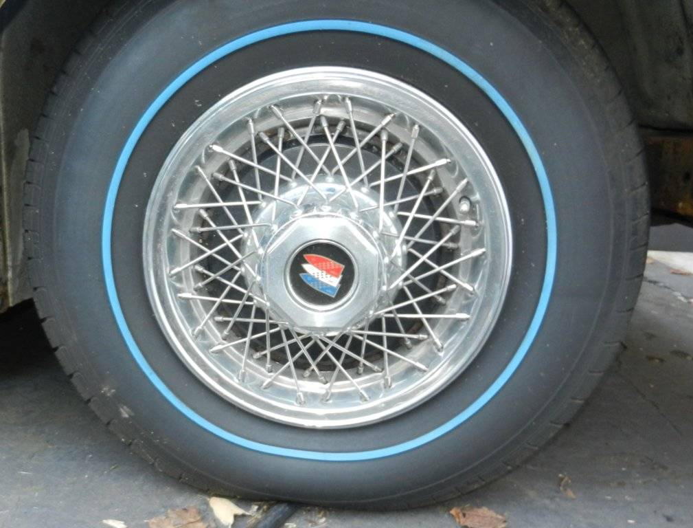 TIRE AND HUBCAP.jpg