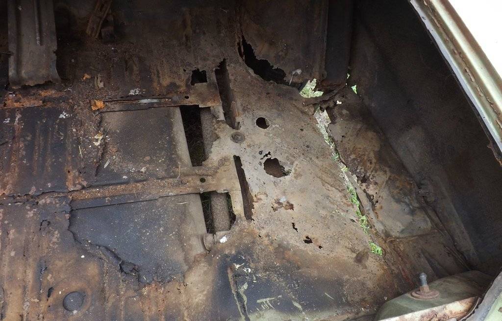 Trunk floor1.jpg