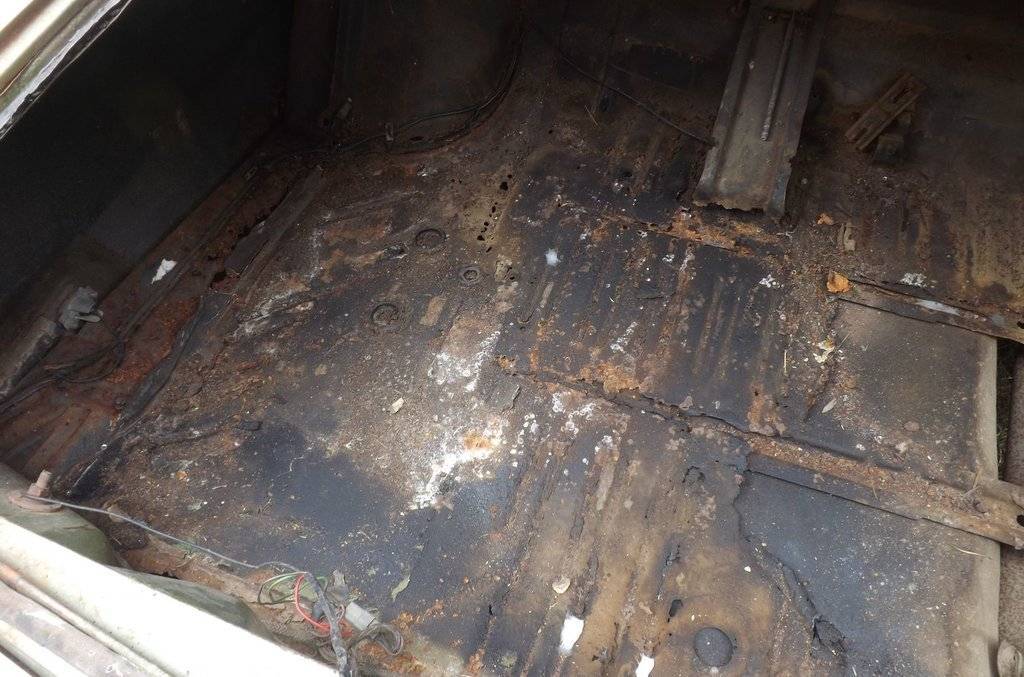 Trunk floor2.jpg