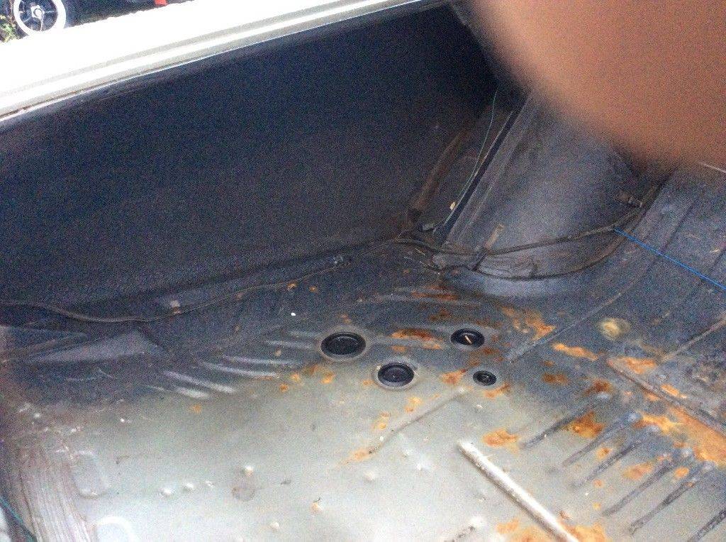 trunk left s-l1600.jpg