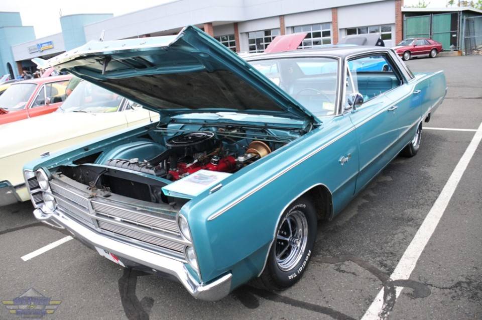 turq car at papas.jpg