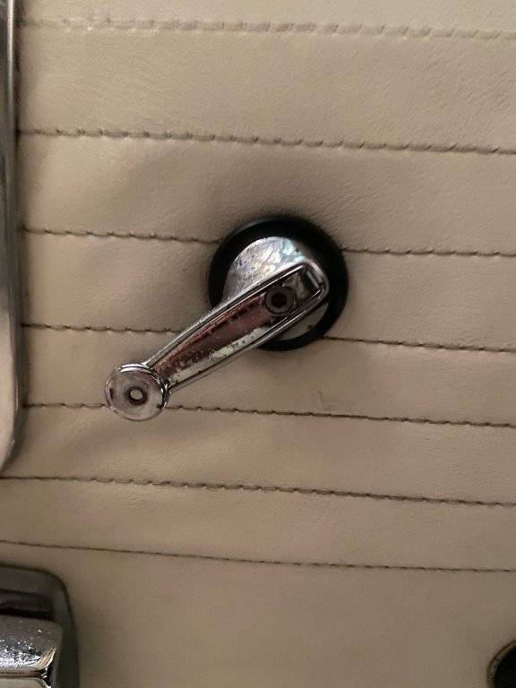 vent window handle.jpeg