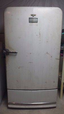 Vintage-1950s-Frigidaire-Refrigerator-Freezer-that-Still-Works.jpg