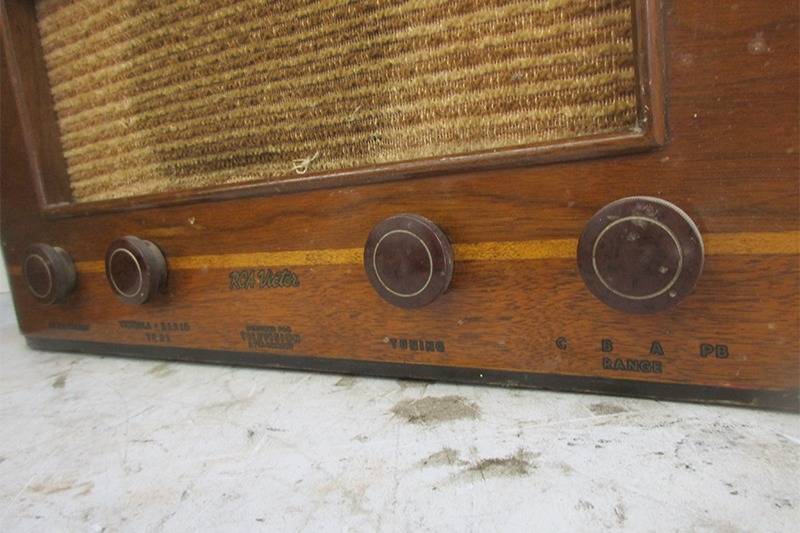 Vintage.RCA.Model.18T.Radio.004.jpg