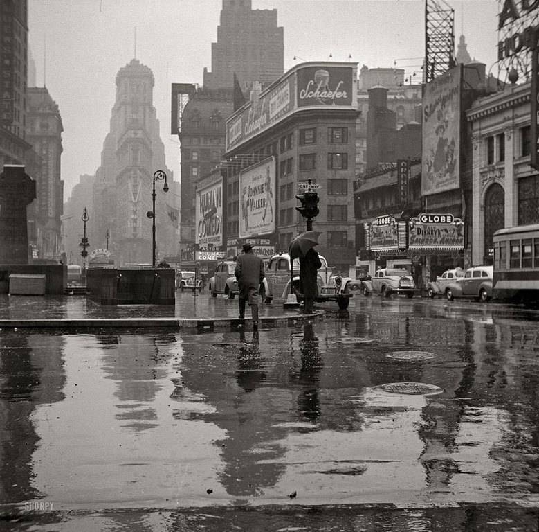 vintage-time-square-black-and-white-1943-new-york-city.jpg