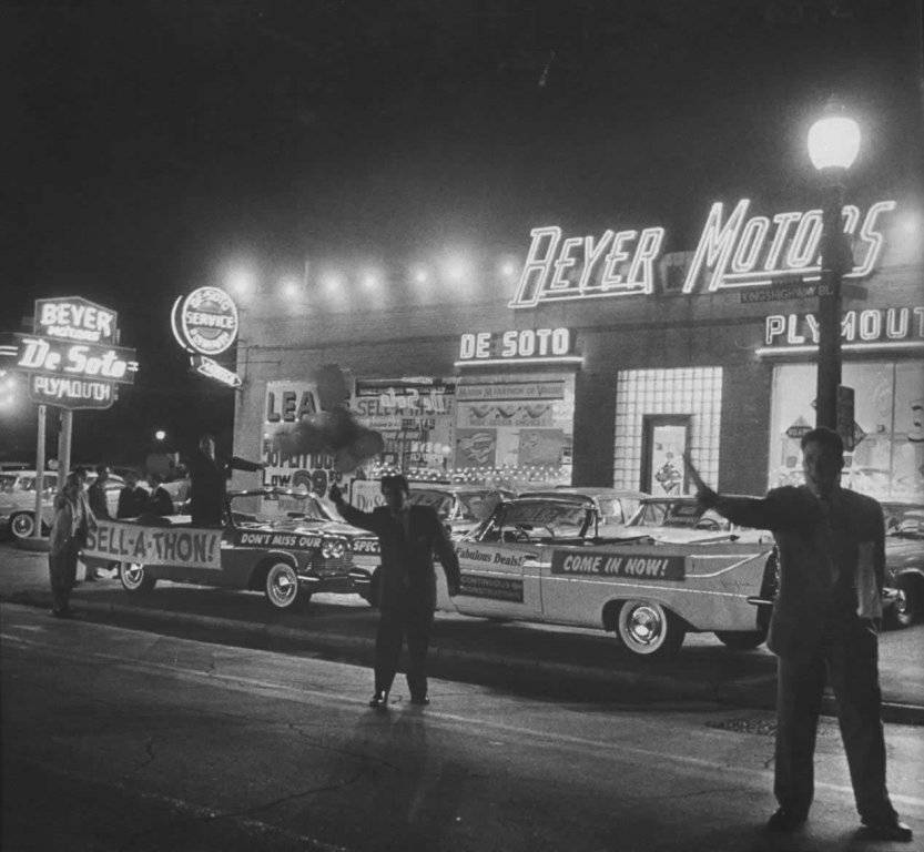 vintage_old_car_dealership_04.jpg