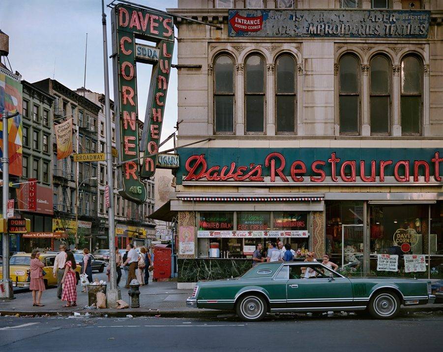 Wayne-Sorce-Daves-Restaurant-New-York-1984-e1508769940342-901x716.jpg