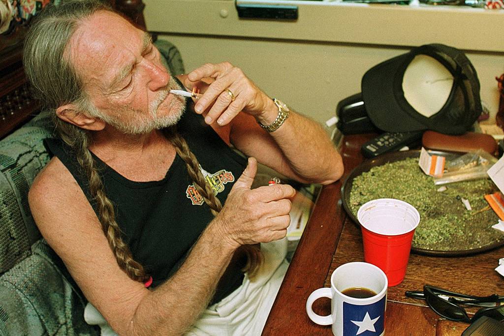 willie-nelson-marijuana1.jpg