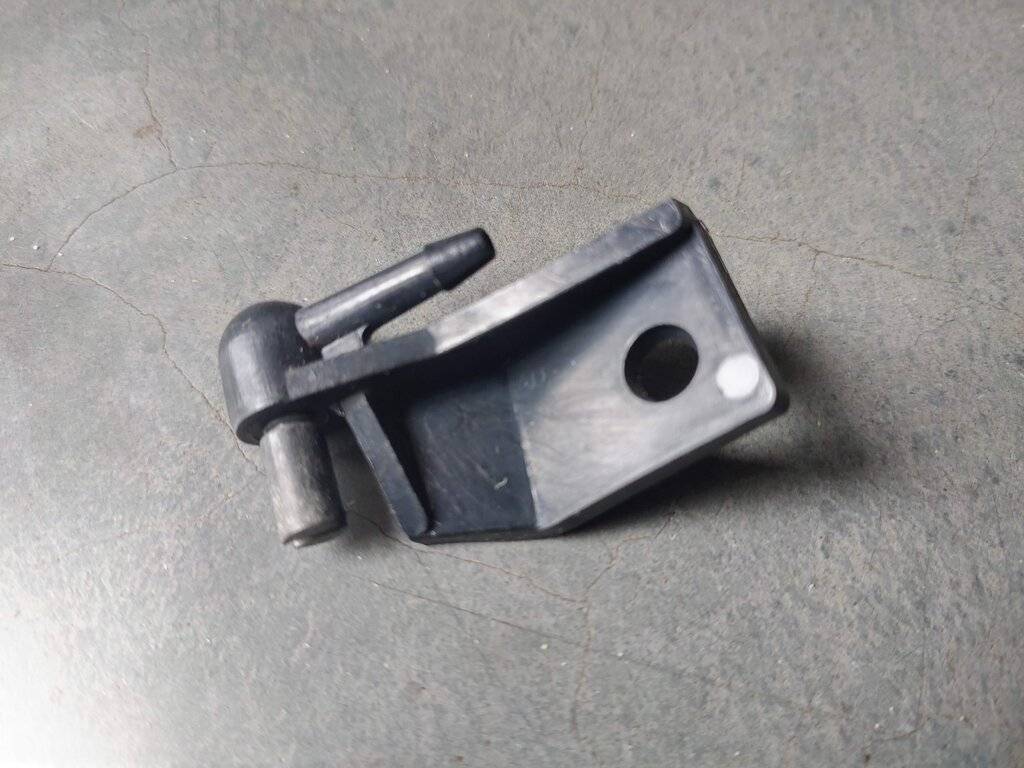 WindshieldWasserNozzle_2.jpg