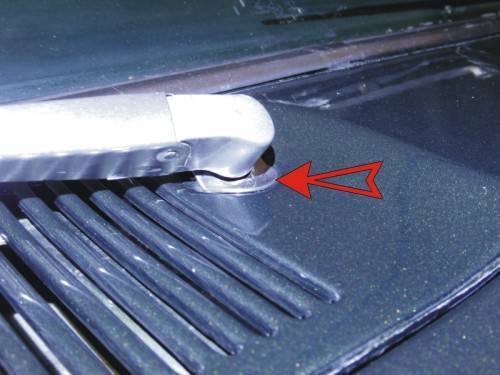 wiper-arm-trim.JPG