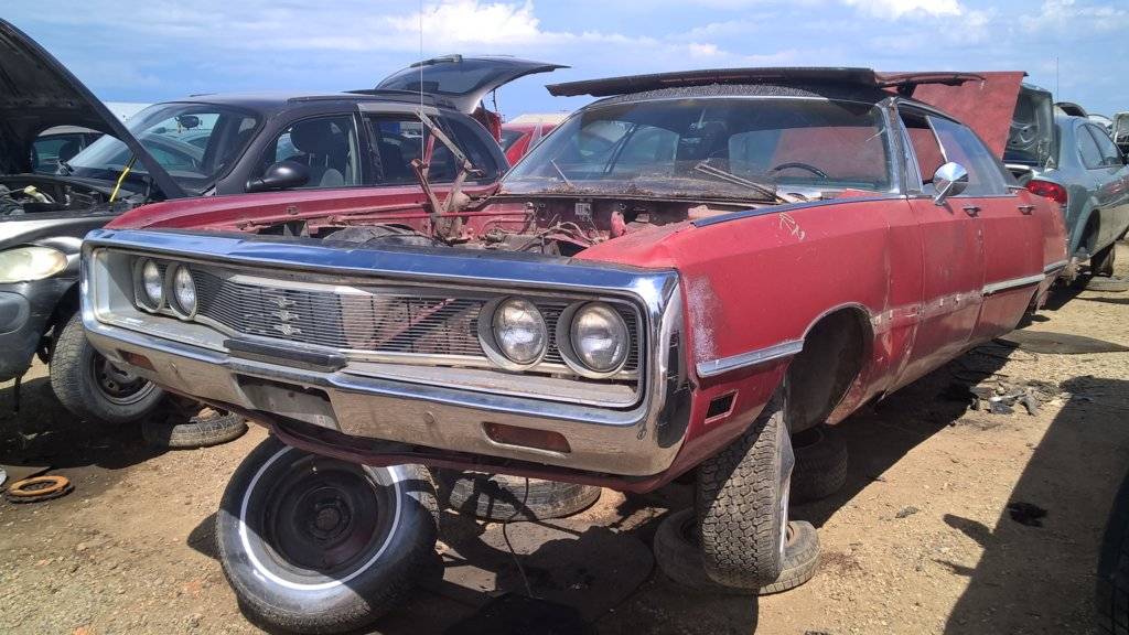 Annual Edmonton junkyard photos For C Bodies Only Classic Mopar Forum