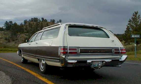 wpid-Chrysler_Town_and_Country_1977_18868.jpg