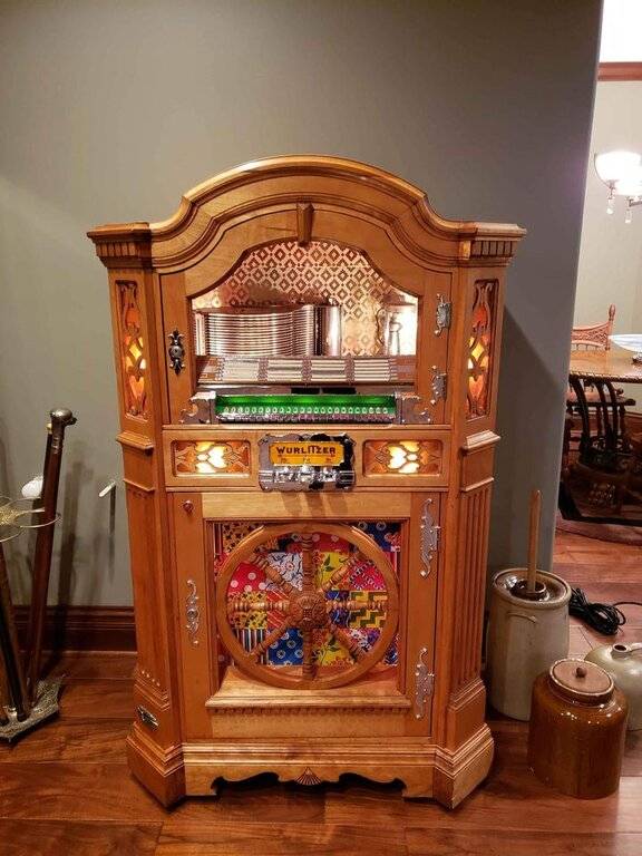 Wurlitzer jukebox #4- 1941 Model 780.jpg