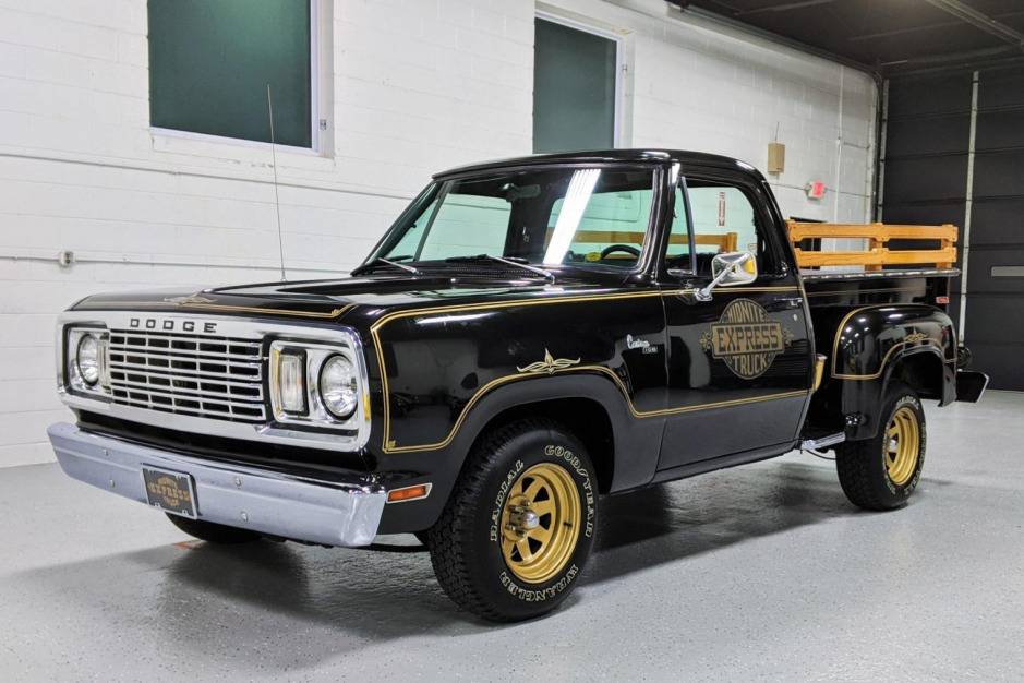 z1977_dodge_d100_warlock.jpg