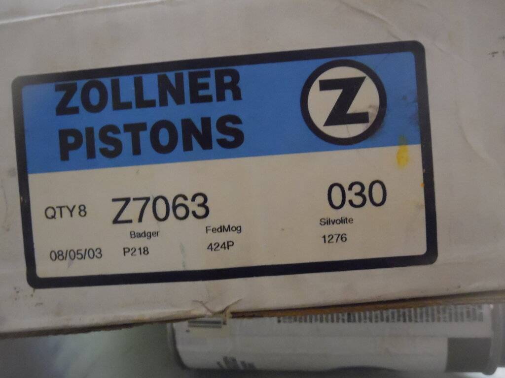 zollner pistons 001.JPG