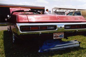 112644 2004 rear bumper.jpg 112644 2004 rear bumper.jpg