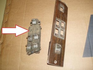 El. control of the driver's door.jpg El. control of the driver's door.jpg