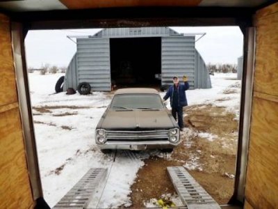 009 - from trailer - Dad waving.jpg 009 - from trailer - Dad waving.jpg