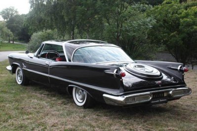 chrysler_imperial_1958_schwarz_4.jpg