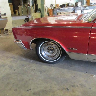 car wheels at glass shop.jpg car wheels at glass shop.jpg