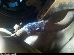 b64dwhite-trash-repairs-the-exhausted-exhaust-pipe.jpg b64dwhite-trash-repairs-the-exhausted-exhaust-pipe.jpg