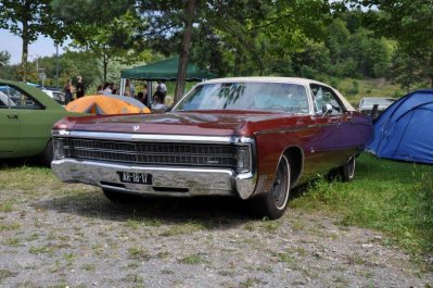 1969 Imperial 4-door Hardtop E7 Dark Briar Metallic - 02_Bildgröße ändern.jpg