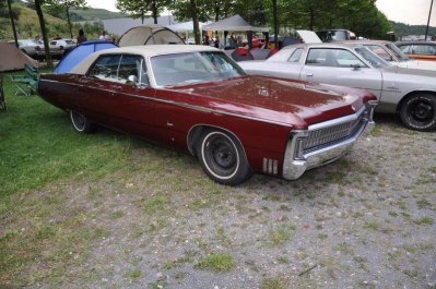 1969 Imperial 4-door Hardtop E7 Dark Briar Metallic - 04_Bildgröße ändern.jpg