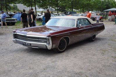 1969 Imperial 4-door Hardtop E7 Dark Briar Metallic - 18_Bildgröße ändern.jpg