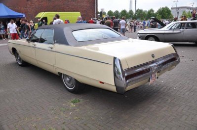 1969 Imperial 4-door Hardtop L1 Navaho Beige - 03_Bildgröße ändern.jpg
