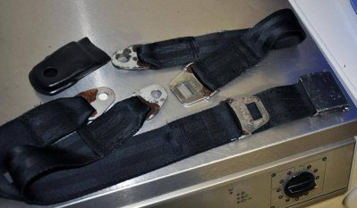 seatbelts06.jpg seatbelts06.jpg