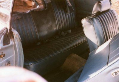 188802 2002 rear seat.jpg