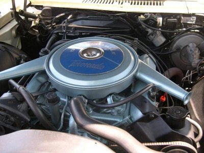 1967_Oldsmobile_Toronado_engine.jpg