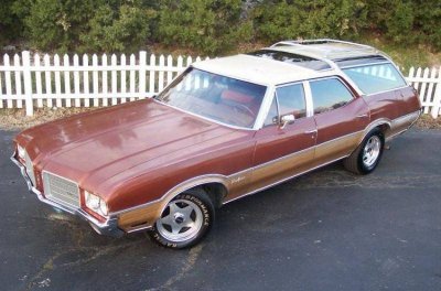 oldsmobile-cutlass-vista-cruiser-08.jpg