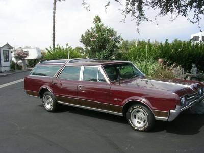 Olds-Vista-Cruiser.-400x300.jpg