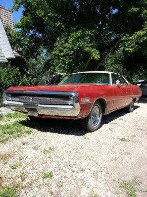 Brian's 1970 Chrysler 300 Front and driver's side.jpg