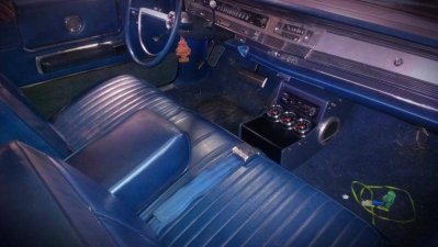 300 console interior.jpg 300 console interior.jpg